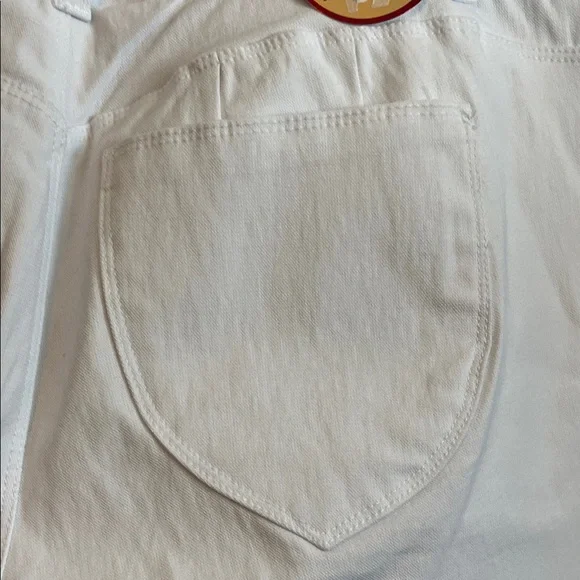 NWT- White Women's Size 14W Shorts - Picture 6 of 6
